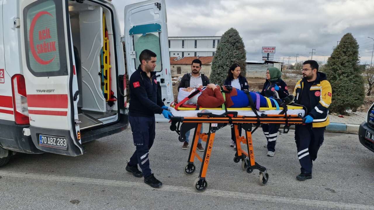 Karaman’da işçi servisi TIR’la çarpıştı! Çok sayıda yaralı var 5